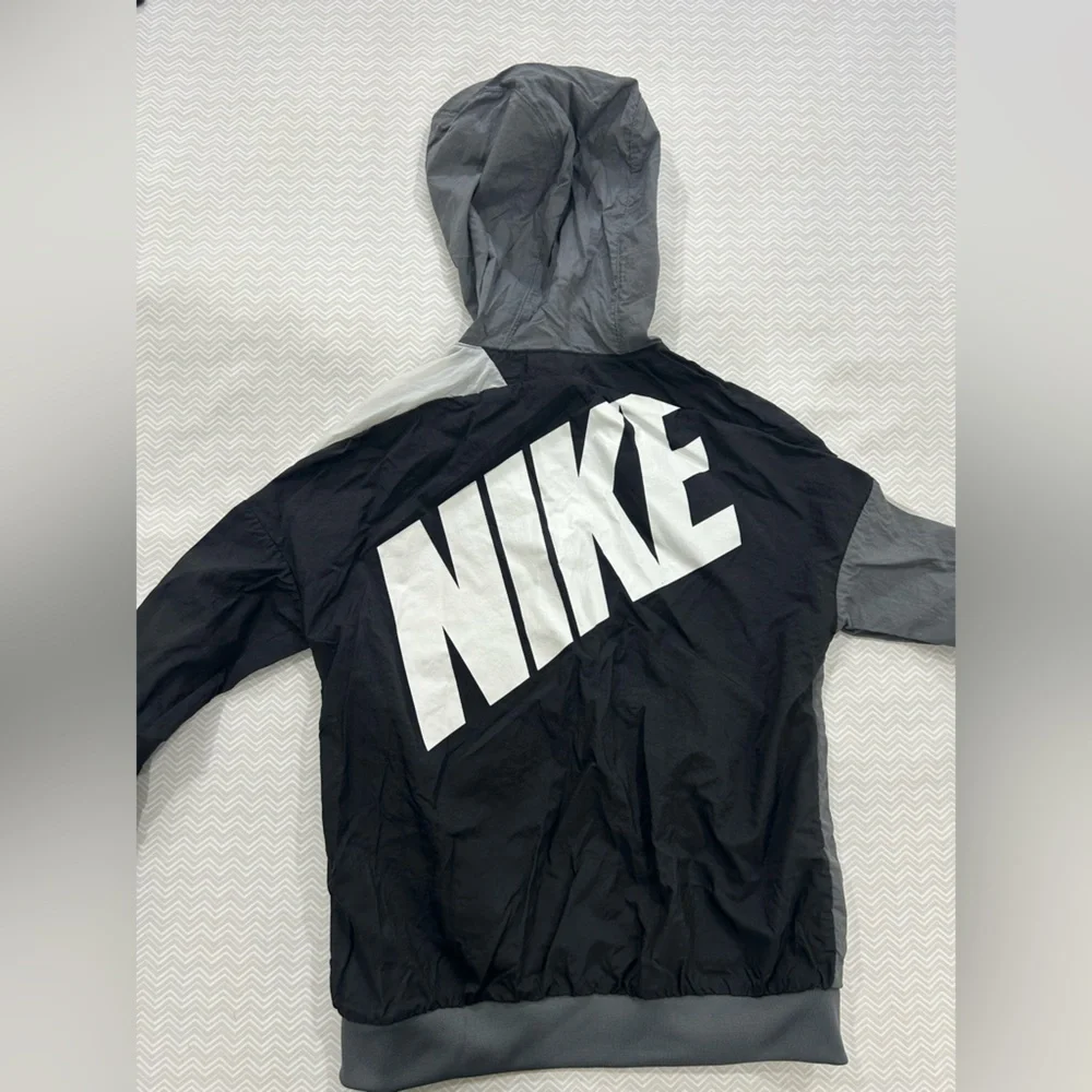 Nike Kids Windrunner Windbreaker Jacket